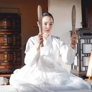夜晚开的花 밤에 피는 꽃