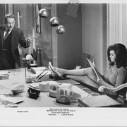 飞越美人谷 Beyond the Valley of the Dolls
