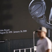 传奇球队：洛杉矶湖人队实录 Legacy: The True Story of the LA Lakers