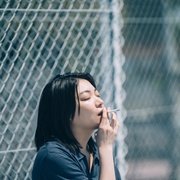 不愿恋爱的雀斑小姐 そばかす