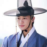 月亮在江边流淌 이강에는 달이 흐른다