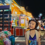 左撇子女孩