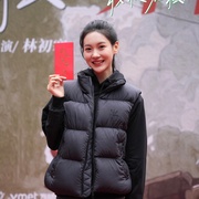 校服的裙摆