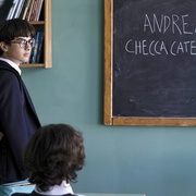 穿粉红色裤子的男孩 Il ragazzo dai pantaloni rosa