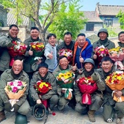 点击查看图片 战旗如画