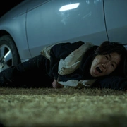 白色轿车里的女人 하얀차를 탄 여자