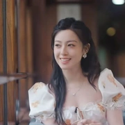 为爱闪耀的她
