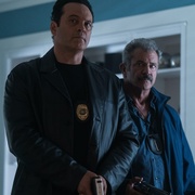 逃出水泥地 Dragged Across Concrete
