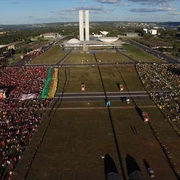 民主的边缘 Democracia em Vertigem