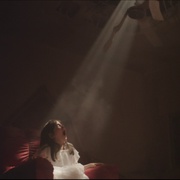 阴影之下 Under the Shadow