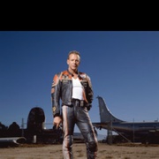 点击查看图片 铁汉狂奔 Harley Davidson and the Marlboro Man