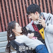 穿盔甲的少女
