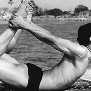 比克拉姆：瑜伽、大师、性侵犯 Bikram: Yogi, Guru, Predator