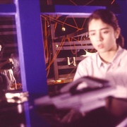 闪光的女人 光る女