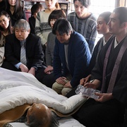 请不要在病房里念佛 病室で念仏を唱えないでください