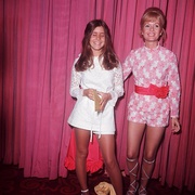明亮之星：主演凯莉·费雪和戴比·雷诺兹 Bright Lights: Starring Carrie Fisher and Debbie Reynolds
