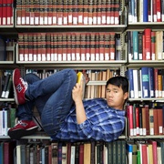 钱信伊：国际留学生 第一季 Ronny Chieng: International Student Season 1