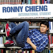 钱信伊：国际留学生 第一季 Ronny Chieng: International Student Season 1