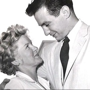 伊莲娜·斯屈奇：拍我 Elaine Stritch: Shoot Me