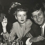 伊莲娜·斯屈奇：拍我 Elaine Stritch: Shoot Me
