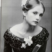 点击查看图片 茶花女 La storia vera della signora dalle camelie