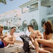 浓情伊比萨 Verliefd op Ibiza