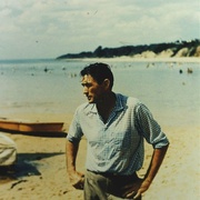 海滨 On the Beach